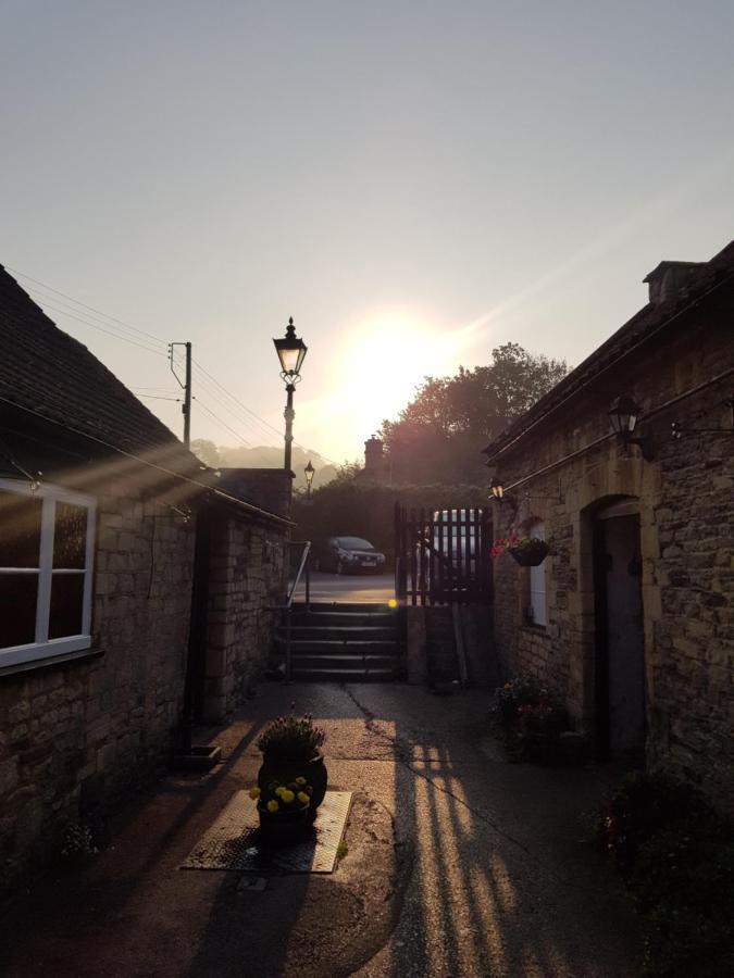 The Dog Inn Old Sodbury Exterior foto